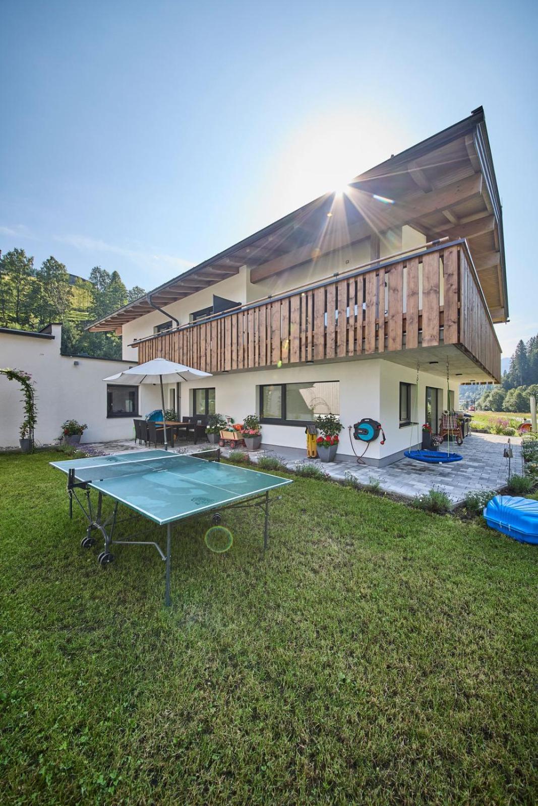 Haus Joan - Apartments Saalbach-Hinterglemm Eksteriør bilde